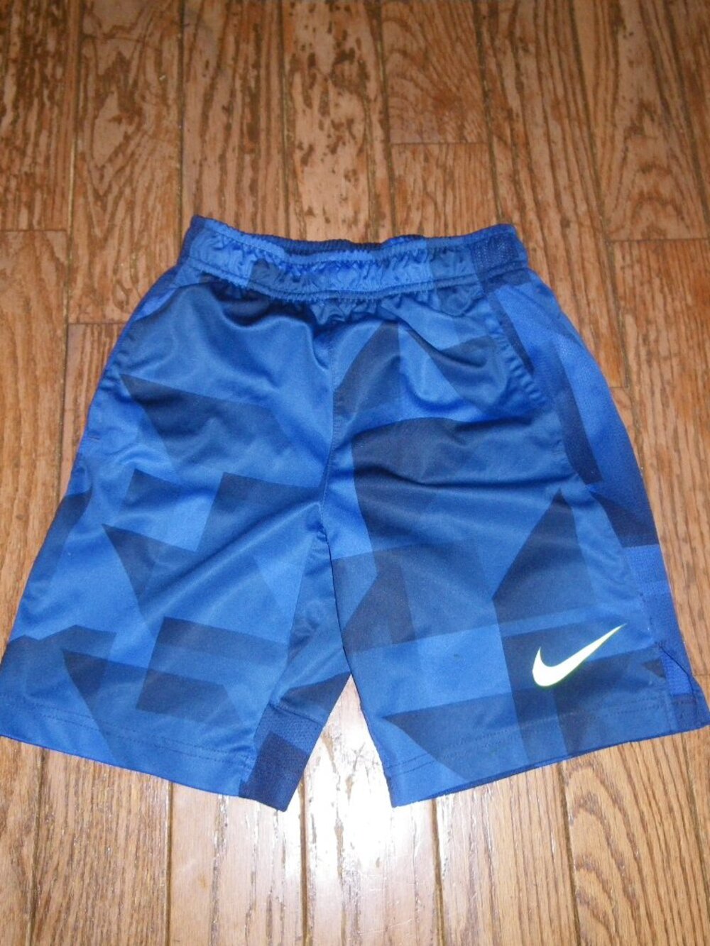 Boy’s / Girl’s Unisex Nike Dri-Fit Athletic Shorts
